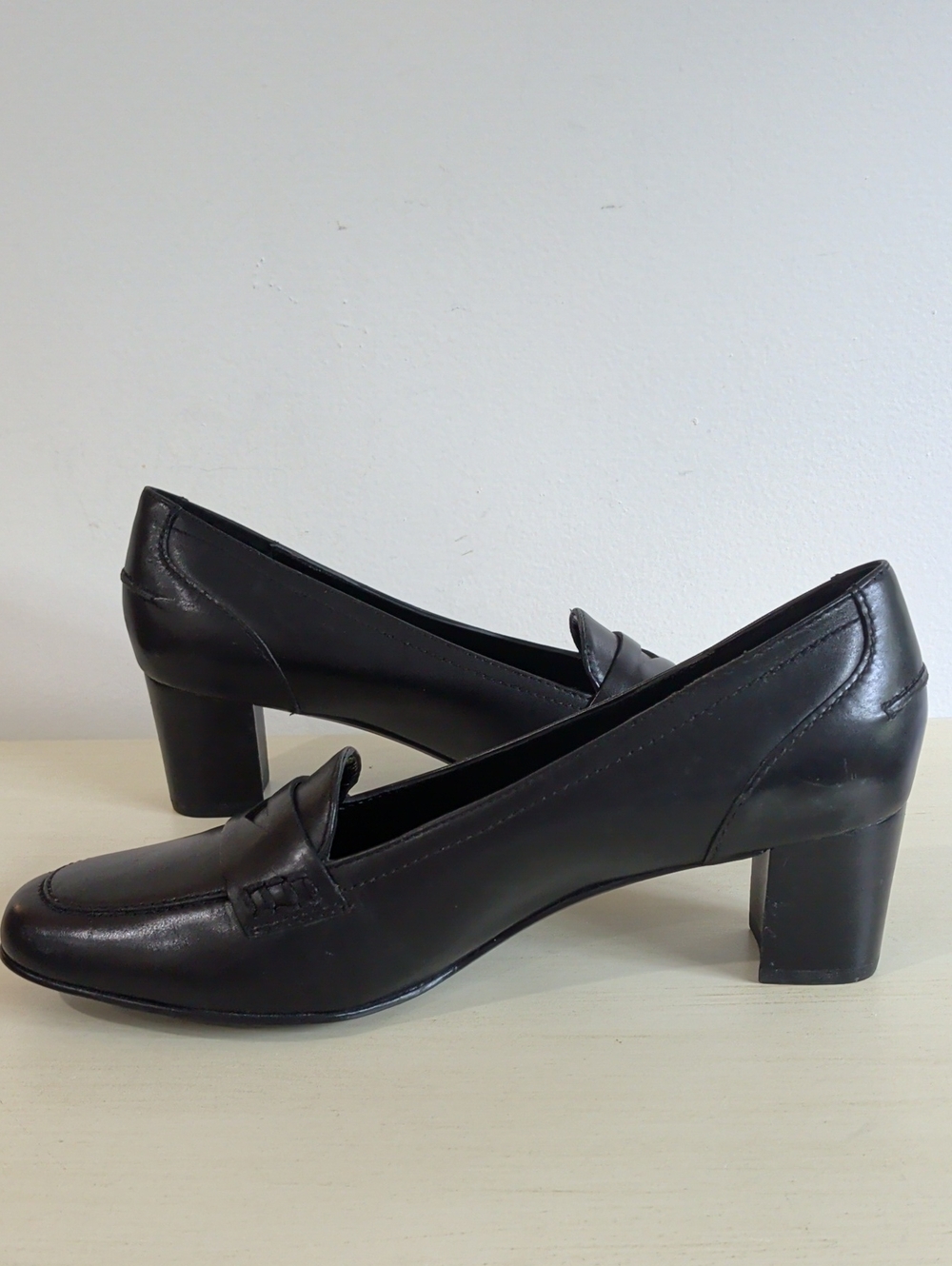 Brooks Brothers Black Leather Penny Loafers With Block Heels Size 6 - Picture 7 of 13